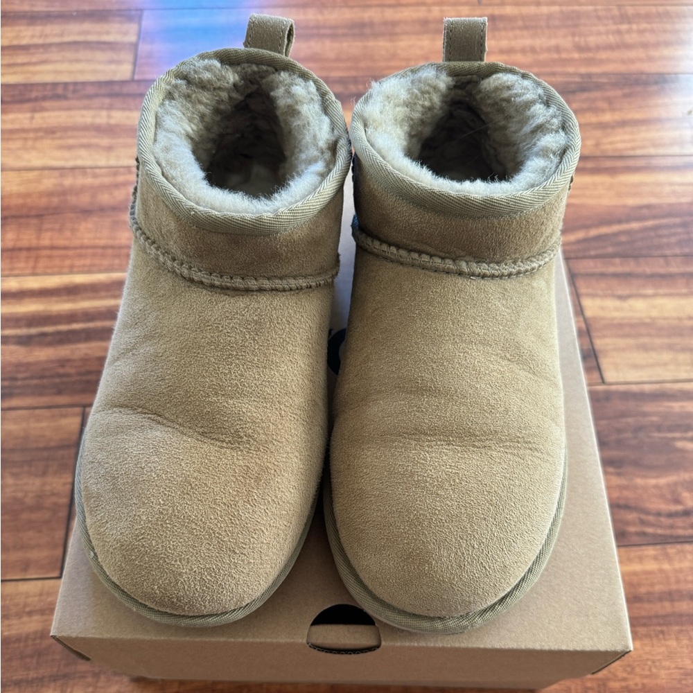 Mini classic Uggs 7